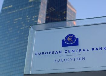 EKT: Στο 3,25% έριξε το βασικό επιτόκιο του ευρώ, τρίτη μείωση από τον Ιούνιο