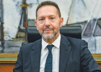 Στουρνάρας: Κρούει τον κώδωνα του κινδύνου για νέα κόκκινα δάνεια