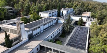 Αμερικανικό Κολλέγιο Ελλάδος: Πρωτοπορεί στη βιωσιμότητα με νέες φωτοβολταϊκές εγκαταστάσεις