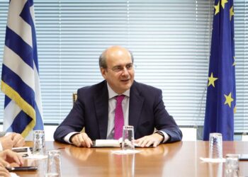 Φορολογικό νομοσχέδιο: 12 μειώσεις φόρων