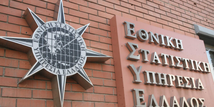 ΕΛΣΤΑΤ: Στο 9,6% η ανεργία τον Οκτώβριο