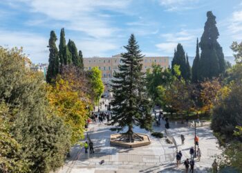 Δήμος Αθηναίων: Τα πιο μαγικά Χριστούγεννα ξεκινούν από την Πλατεία Συντάγματος
