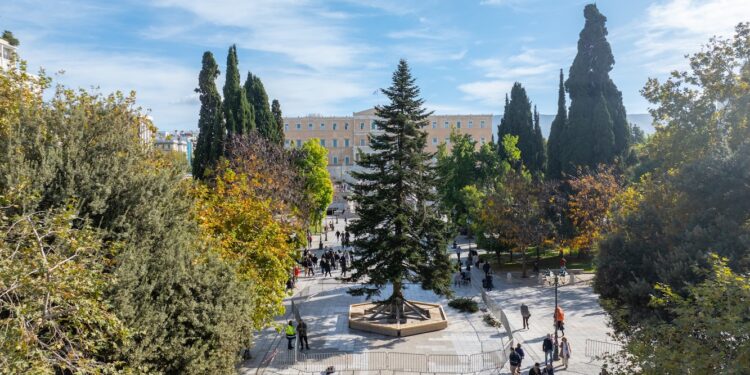 Δήμος Αθηναίων: Τα πιο μαγικά Χριστούγεννα ξεκινούν από την Πλατεία Συντάγματος