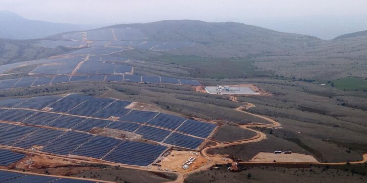 HELLENiQ ENERGY: Απόκτηση νέου χαρτοφυλακίου έργων ΑΠΕ 110 MW, στην Κοζάνη