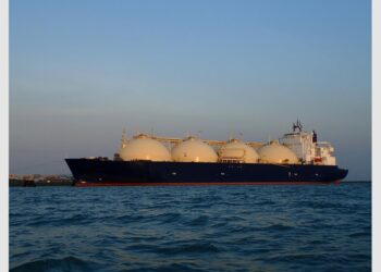 Guardian: Σε επίπεδα ρεκόρ οι εισαγωγές ρωσικού LNG της Ευρώπης το 2024