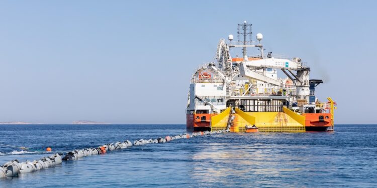 ΑΔΜΗΕ: Στη φάση δεσμευτικών προσφορών ο διαγωνισμός για τα υποβρύχια καλώδια σε Δωδεκάνησα και ΒΑ Αιγαίο