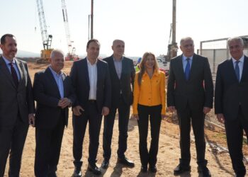 Κυβερνητικό κλιμάκιο στο υπό κατασκευή Data Center της Microsoft στα Σπάτα