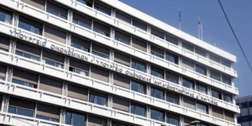 Το κενό (;) ηγεσίας στο Υπερταμείο μέχρι τις 16/2 και η… υπόθεση Ντρέυφους στον ΟΛΘ