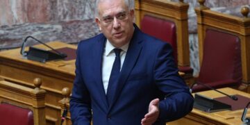 Τάκης Θεοδωρικάκος: Έλεγχος στο καρτέλ στην ιδιωτική υγεία