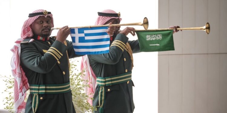 Στο Ριάντ ο πρωθυπουργός στις 13-14 Ιανουαρίου – Ο τομέας της ενέργειας ψηλά στην ατζέντα της επίσκεψης
