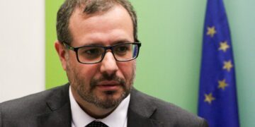Προτεραιότητα στις ηλεκτρικές διασυνδέσεις δίνει ο υφυπουργός Ενέργειας Νίκος Τσάφος