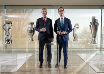 Ο Όμιλος Carlsberg γιορτάζει την επιστροφή του στις διοργανώσεις των Εθνικών Ομάδων της UEFA υπογράφοντας μία νέα μακροχρόνια συνεργασία