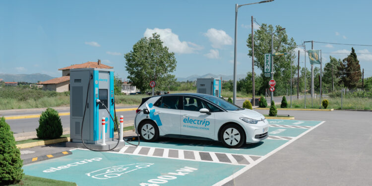 Η ELECTRIP εγκαινιάζει σταθμούς φόρτισης ηλεκτρικών οχημάτων