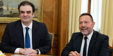 Πιερρακάκης – Στουρνάρας: Τι σηματοδοτεί η επένδυση της Unicredit στην Alpha Bank