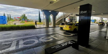 Η Uber και ο Διεθνής Αερολιμένας Αθηνών εγκαινιάζουν νέο σημείο παραλαβής Uber