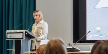 Ιουλία Τσέτη: Η καθοριστική συμβολή της ΑΙ στις βιοεπιστήμες, υπό την καθοδήγηση του ανθρώπου
