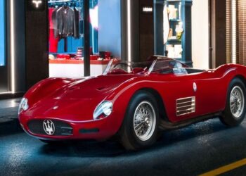 Stellantis: Προς πώληση η Maserati