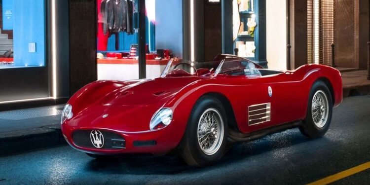 Stellantis: Προς πώληση η Maserati