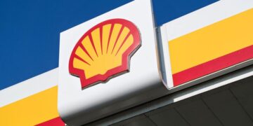 Η Shell διαψεύδει τα περί εξαγοράς της BP