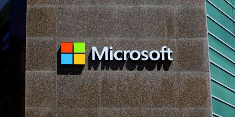 Μαζική κυβερνοεπίθεση σε διακομιστές της Microsoft