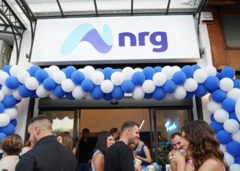 Η nrg ανοίγει το νέο της κατάστημα στη Λάρισα