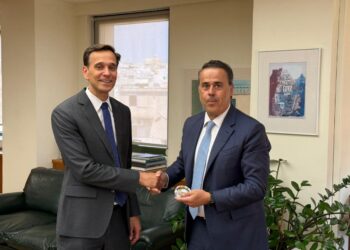 Παπασταύρου: Συνάντηση στο ΥΠΕΝ με τον νέο Επιτετραμμένο της Πρεσβείας των ΗΠΑ στην Αθήνα