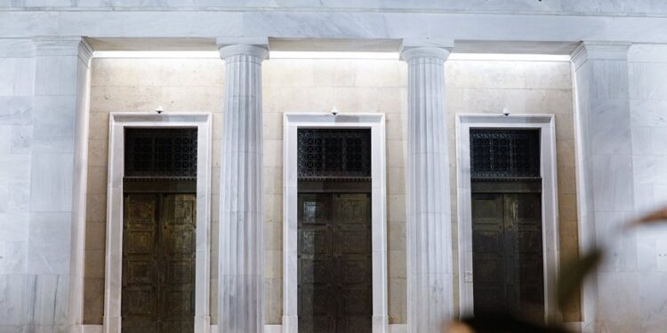 ΤτΕ: Πλεόνασμα 1,86 δισ. ευρώ σε ταμειακή βάση στο επτάμηνο