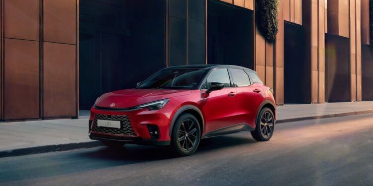 Το Lexus LBX προσφέρει περισσότερες επιλογές και στυλ με τη νέα vibrant edition