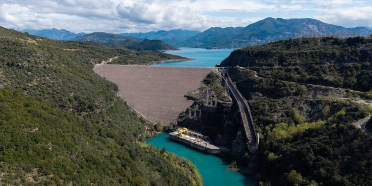 Μέτρα στήριξης για την αντληοταμίευση ζητούν οι εταιρίες ηλεκτρισμού