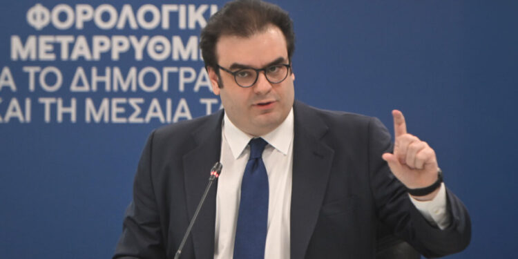 ΥΠΕΘΟ: Όλα τα μέτρα για μισθωτούς, οικογένειες, συνταξιούχους, ένστολους