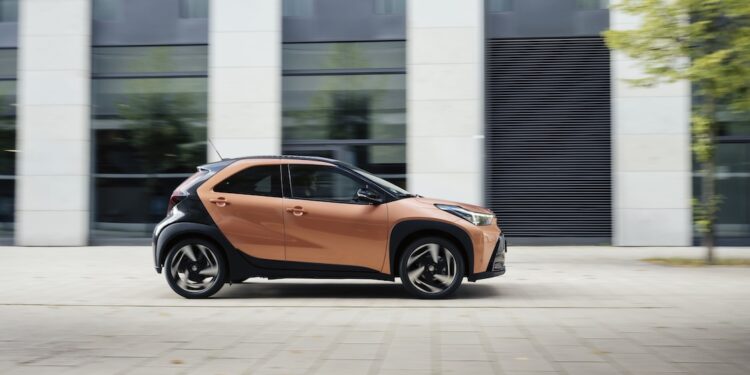 Νέο AYGO CROSS HYBRID ELECTRIC: Το ultra-compact της Toyota