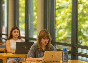 Deree Fall Intensive: Νέα ακαδημαϊκή περίοδος για άμεσο ξεκίνημα σπουδών