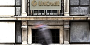 UniCredit: Ανεβάζει τη συμμετοχή της στην Alpha Bank στο 29,5%