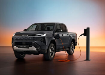 Η Toyota αποκαλύπτει το νέο Hilux