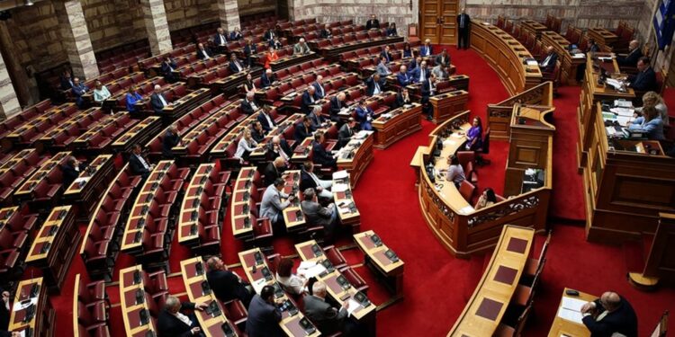 ΥΠΕΝ: Σε δημόσια διαβούλευση το σ/ν για τη δέσμευση και αποθήκευση διοξειδίου του άνθρακα