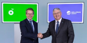 HELLENiQ ENERGY και BP ανανεώνουν τη συνεργασία τους με ορίζοντα 10ετίας