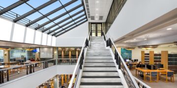 Deree και AEON Group εγκαινιάζουν το “The Deal Room”