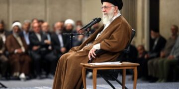 Times του Λονδίνου: Ο Χαμενεΐ σχεδιάζει διαφυγή στη Ρωσία εάν δεν κατασταλούν οι διαδηλώσεις στο Ιράν