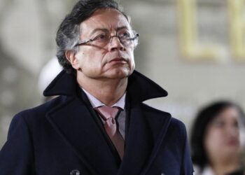 Πρόεδρος Κολομβίας: “Έίμαι έτοιμος να ξαναπάρω τα όπλα”