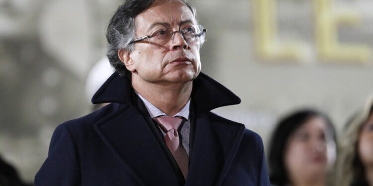 Πρόεδρος Κολομβίας: “Έίμαι έτοιμος να ξαναπάρω τα όπλα”