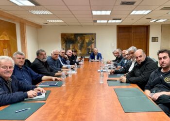 Συνάντηση του Υπουργού Ανάπτυξης με τους εκπροσώπους των λαϊκών αγορών
