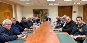 Συνάντηση του Υπουργού Ανάπτυξης με τους εκπροσώπους των λαϊκών αγορών