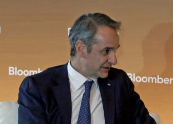 Μητσοτάκης στο Bloomberg: Aνοικτός στη μείωση των φόρων στα ενεργειακά προϊόντα
