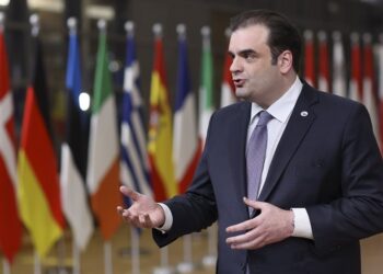 “Όπλο” 2 δισ. ευρώ από την κυβέρνηση για στήριξη νοικοκυριών και επιχειρήσεων