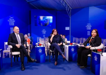 Αριστερά προς δεξιά: Γιώργος Γεραπετρίτης, Υπουργός Εξωτερικών - Dubravka Šuica, Επίτροπος για τη Μεσόγειο, Ευρωπαϊκή Επιτροπή - Αλεξάνδρα Φωτάκη, Δημοσιογράφος, in.gr