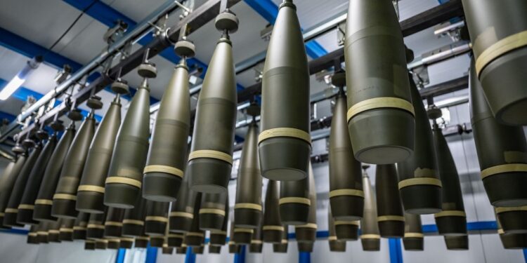 Ο Όμιλος CSG εξασφαλίζει νέο σημαντικό συμβόλαιο για την προμήθεια πυρομαχικών πυροβολικού