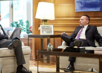 Συνάντηση Μητσοτάκη – Στουρνάρα: Η κυβέρνηση προτείνει την ανανέωση της θητείας του διοικητή της Τράπεζας της Ελλάδος