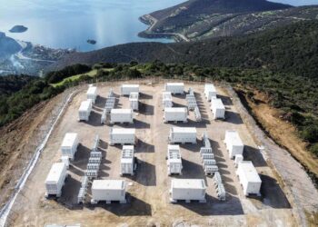 MORE: Σε λειτουργία εισέρχονται τρία από τα πρώτα έργα αποθήκευσης ηλεκτρικής ενέργειας στην Ελλάδα