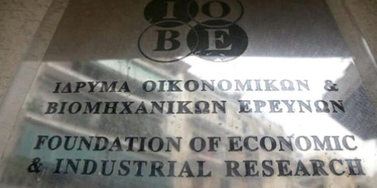 ΙΟΒΕ: Υποχώρηση στο οικονομικό κλίμα με εξασθένιση της καταναλωτικής εμπιστοσύνης