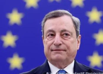 Ντράγκι στο Αάχεν: “Είμαστε μόνοι μαζί”